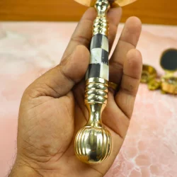 Chess Design Handle Brass Magnifier | 5X Magnification, Shiny Finish | Reading Aid & Elegant Desk Decor - Image 4